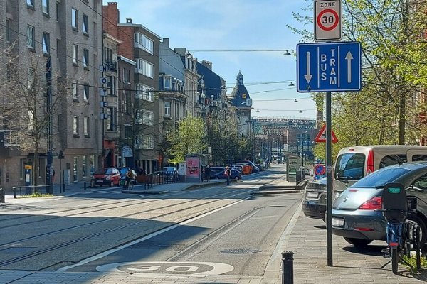 verkeersbord vrije tram- en busbedding